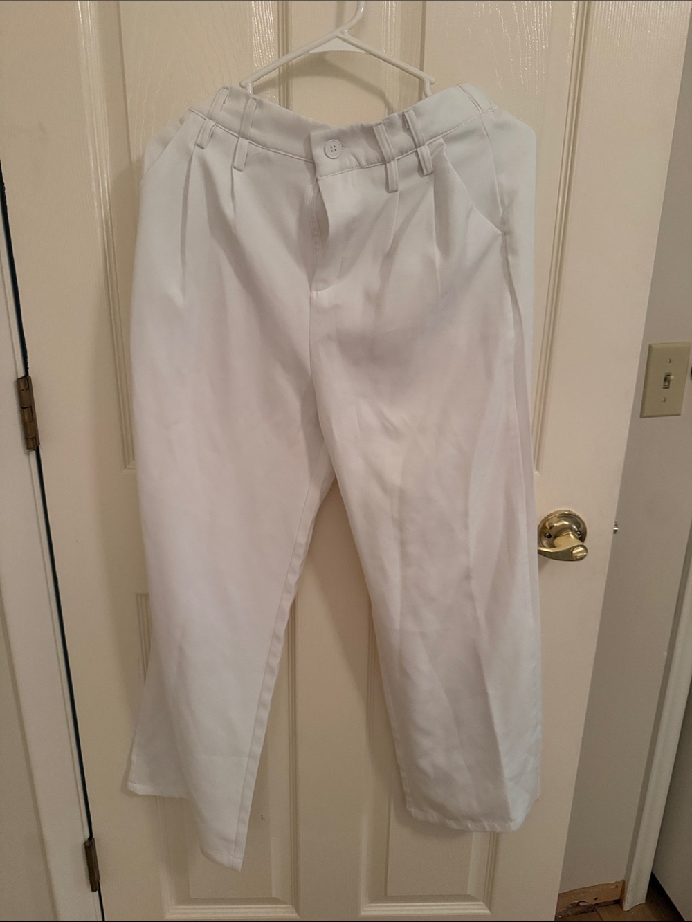 Women’s White Pleated Chino Dress Pants